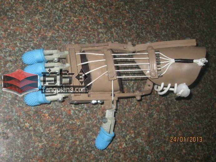 Liam的3D打印假肢手Robohand